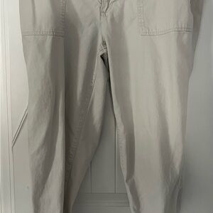 Women’s Gap khaki pants